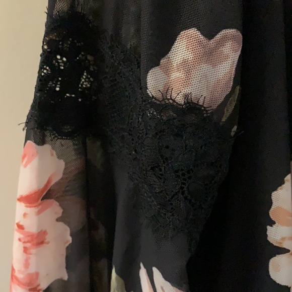 Dynamite sheer see through floral top - Picture 5 of 5